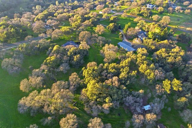 1900 Deer Valley Rd, Rescue, CA 95672