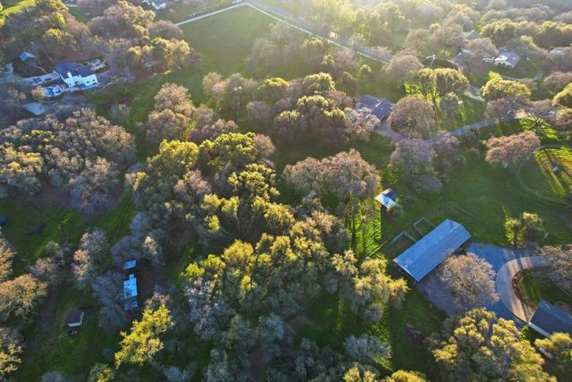 1900 Deer Valley Rd, Rescue, CA 95672