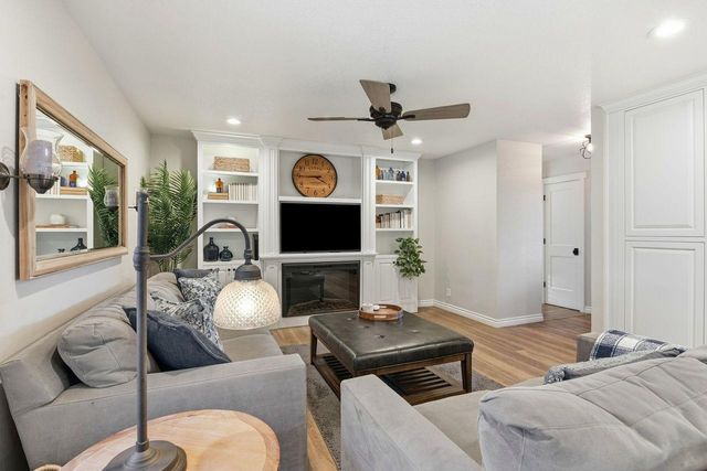 1900 Deer Valley Rd, Rescue, CA 95672