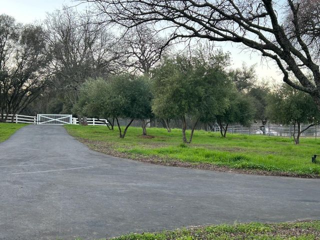 1900 Deer Valley Rd, Rescue, CA 95672