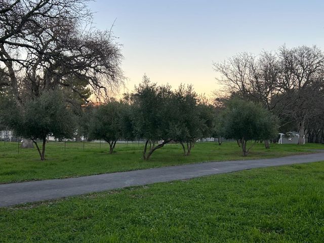 1900 Deer Valley Rd, Rescue, CA 95672