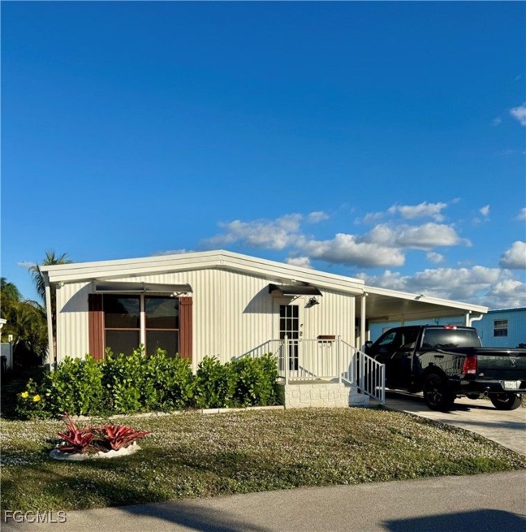 154 Siesta LN, Fort Myers, FL 33905