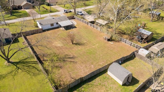 301 Walnut, Chandler, TX 75758