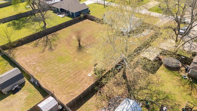 301 Walnut, Chandler, TX 75758