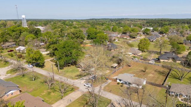 301 Walnut, Chandler, TX 75758