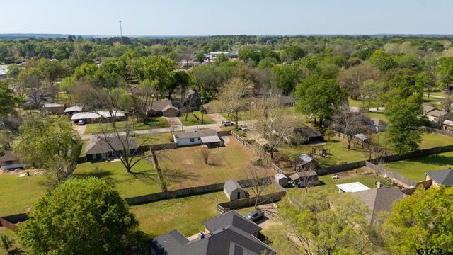 301 Walnut, Chandler, TX 75758