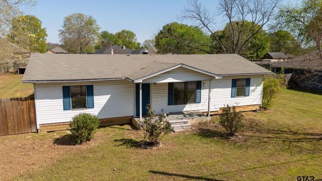 301 Walnut, Chandler, TX 75758