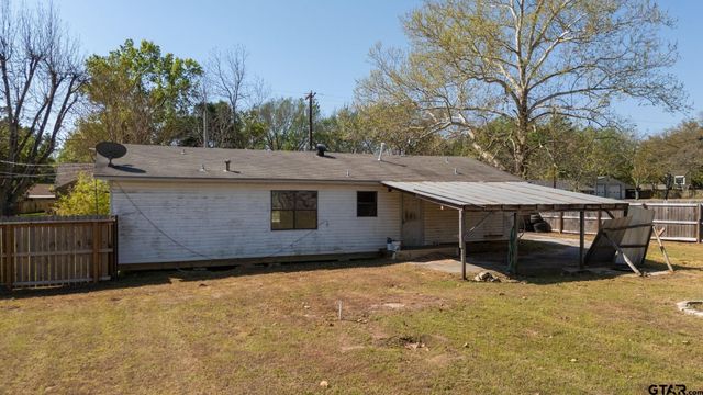 301 Walnut, Chandler, TX 75758