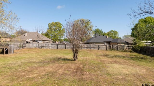 301 Walnut, Chandler, TX 75758