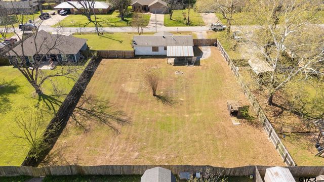 301 Walnut, Chandler, TX 75758