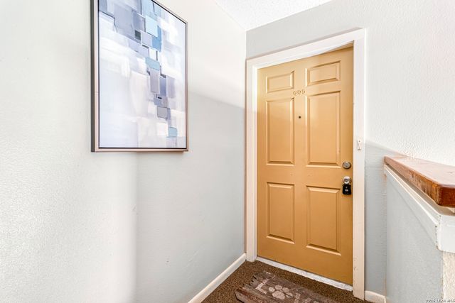 2255 Thousand Oaks Dr Apt 605, San Antonio, TX 78232