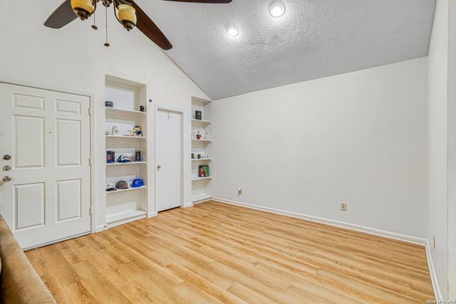 2255 Thousand Oaks Dr Apt 605, San Antonio, TX 78232