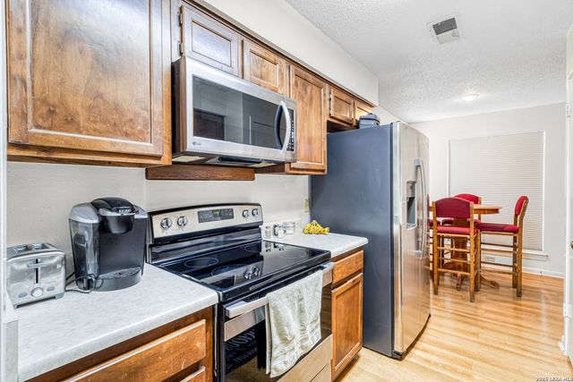 2255 Thousand Oaks Dr Apt 605, San Antonio, TX 78232