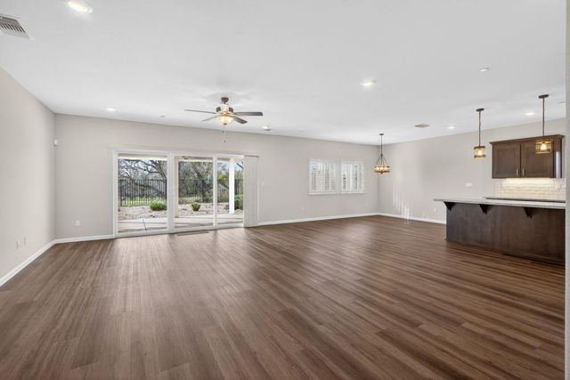 601 Avalon Dr, Ione, CA 95640