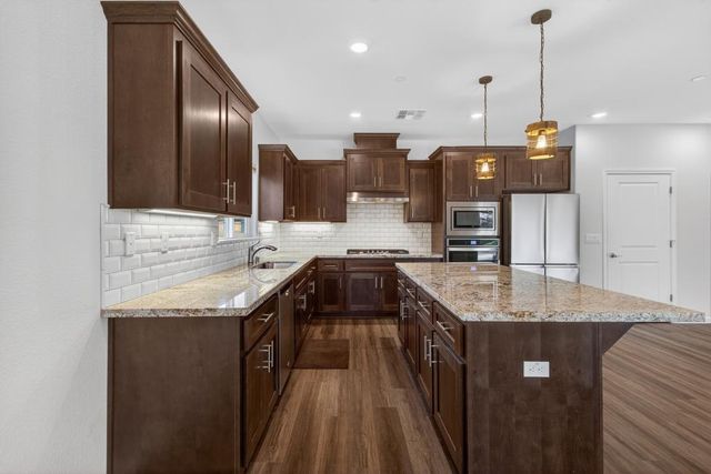 601 Avalon Dr, Ione, CA 95640