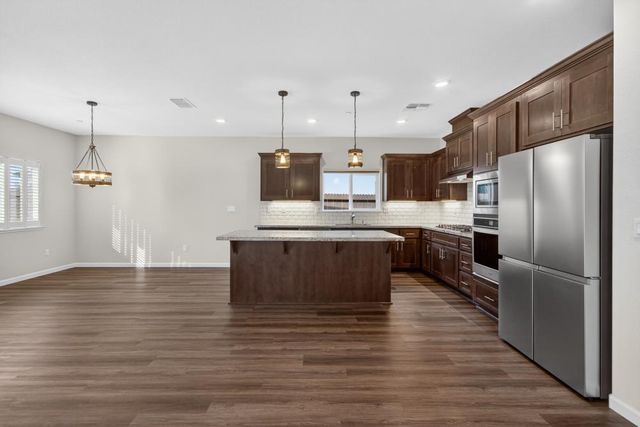 601 Avalon Dr, Ione, CA 95640