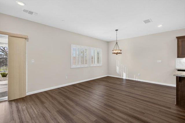 601 Avalon Dr, Ione, CA 95640