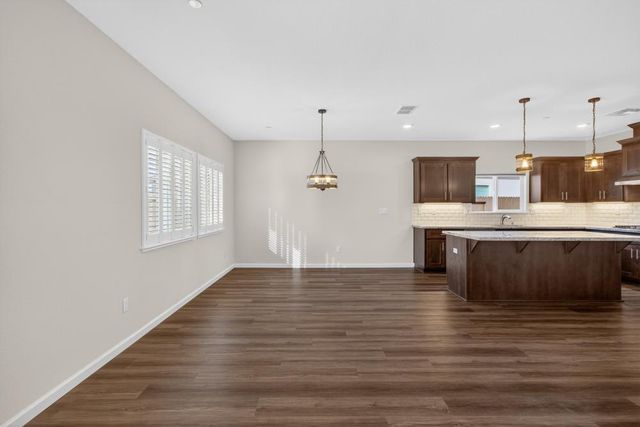 601 Avalon Dr, Ione, CA 95640