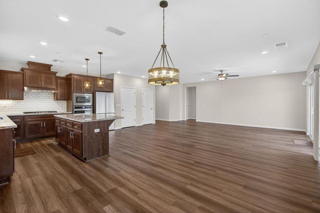 601 Avalon Dr, Ione, CA 95640