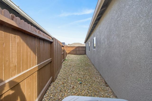 601 Avalon Dr, Ione, CA 95640