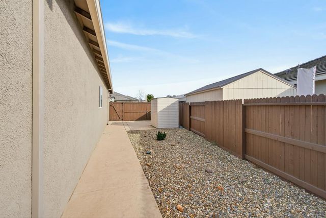 601 Avalon Dr, Ione, CA 95640