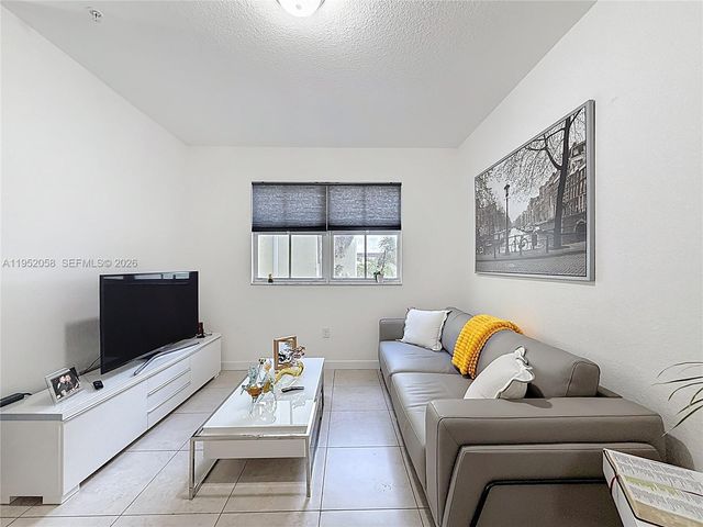 260 NW 109th Ave 206, Miami, FL 33172