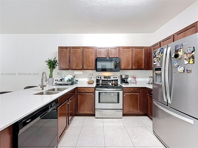 260 NW 109th Ave 206, Miami, FL 33172