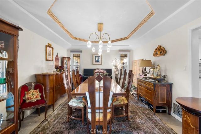 137 N Hamilton Drive, Beverly Hills, CA 90211