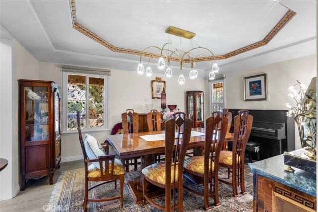 137 N Hamilton Drive, Beverly Hills, CA 90211