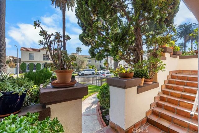 137 N Hamilton Drive, Beverly Hills, CA 90211