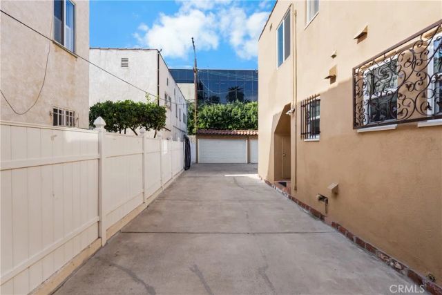 137 N Hamilton Drive, Beverly Hills, CA 90211