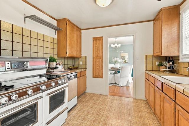 926 Fleetwood Drive, San Mateo, CA 94402