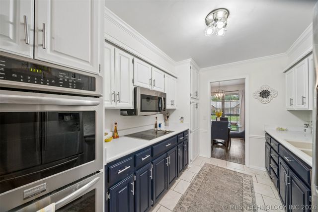 1011 N Forest Place, Jenks, OK 74037