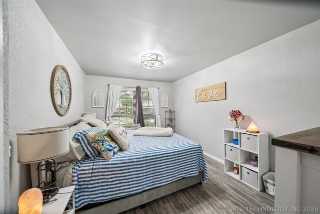 1011 N Forest Place, Jenks, OK 74037