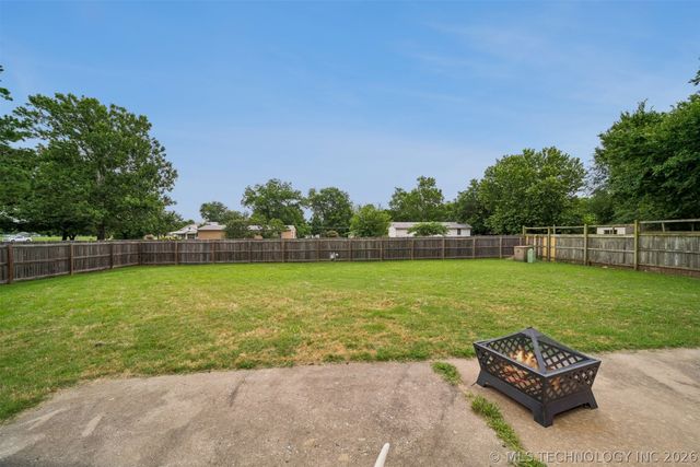 1011 N Forest Place, Jenks, OK 74037