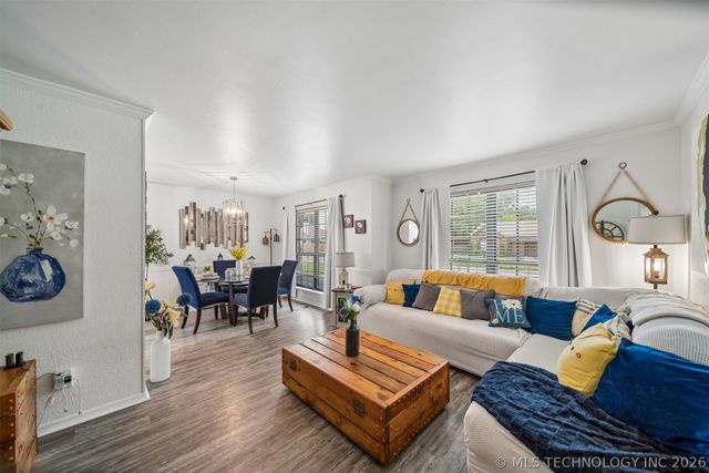 1011 N Forest Place, Jenks, OK 74037