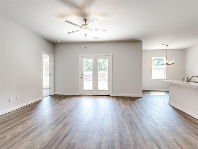 465 Cumberland Drive, Guthrie, OK 73044