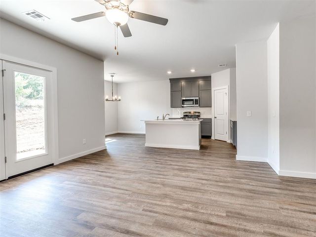 465 Cumberland Drive, Guthrie, OK 73044