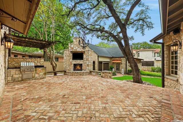 131 PARK HILL DR, San Antonio, TX 78212