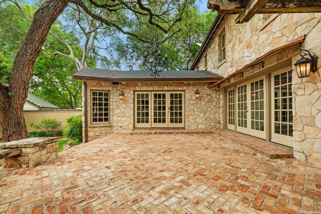 131 PARK HILL DR, San Antonio, TX 78212