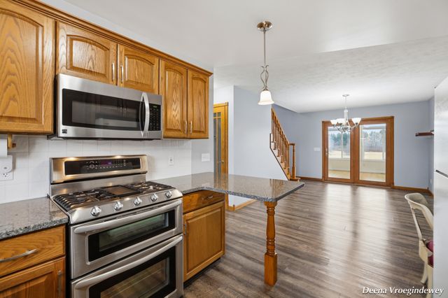 914 Jackson Street SW, Grandville, MI 49418