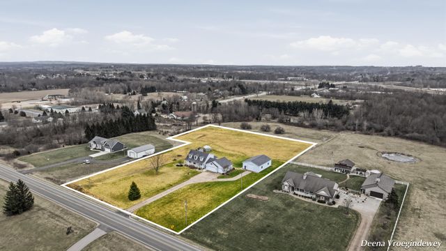 914 Jackson Street SW, Grandville, MI 49418