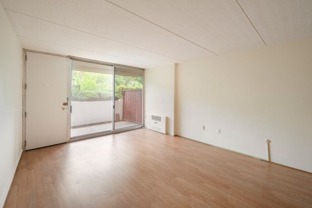 200 Swanton St T14, Winchester, MA 01890