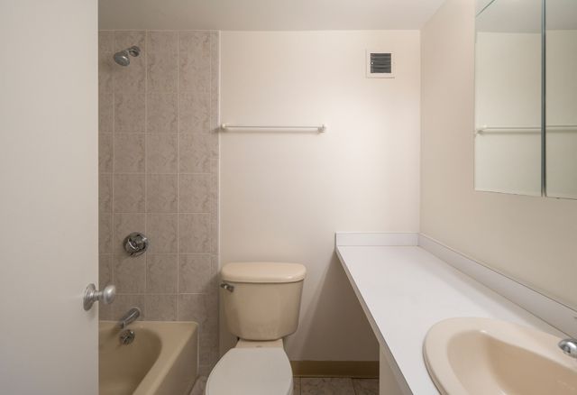 200 Swanton St T14, Winchester, MA 01890