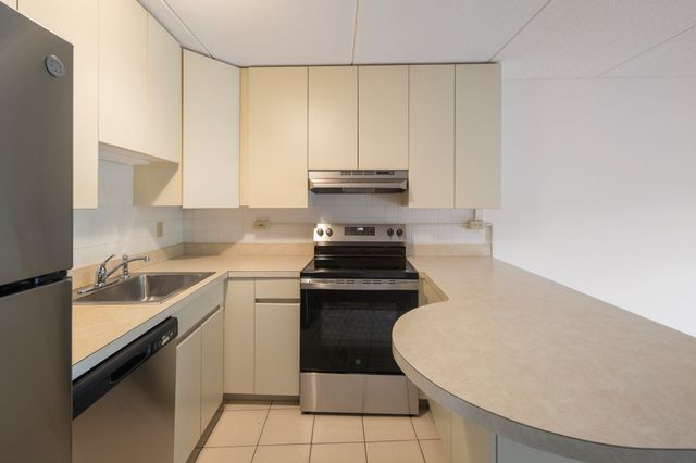 200 Swanton St T14, Winchester, MA 01890