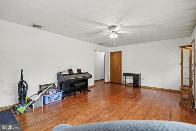 2095 CLARENDON ST, Camp Hill, PA 17011