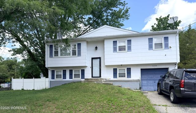 1409 Brookfield Drive, Lakewood, NJ 08701