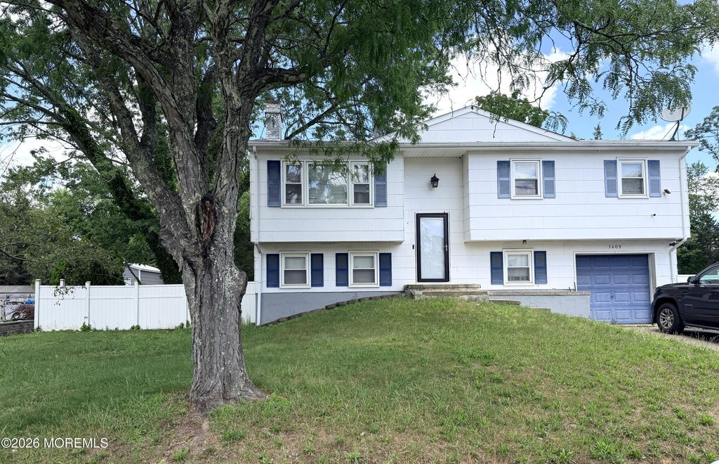 1409 Brookfield Drive, Lakewood, NJ 08701