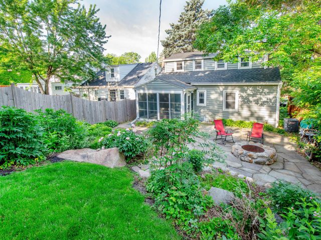 436 Woodlawn Avenue, Saint Paul, MN 55105