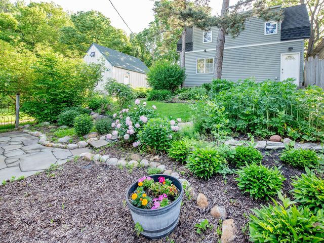 436 Woodlawn Avenue, Saint Paul, MN 55105